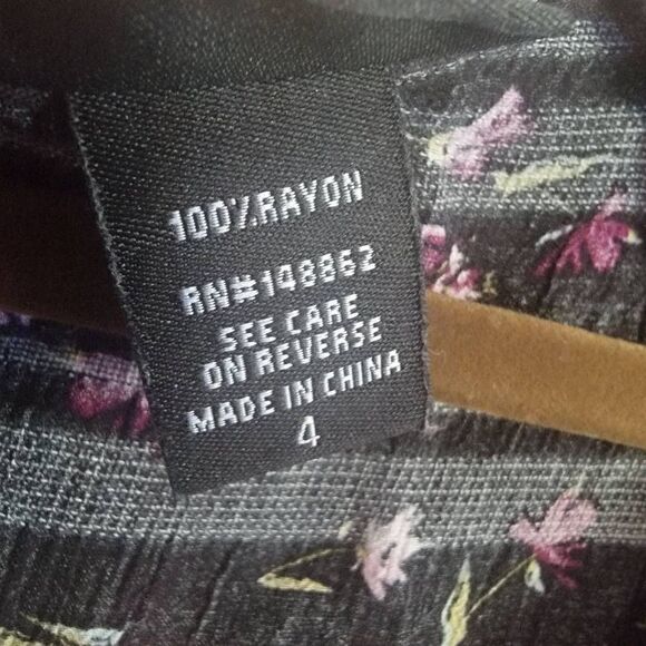 Torrid Textured Woven Tie Waist Blouse Womens SZ 4 (26) Plus Size Floral Long Sl - Picture 3 of 7